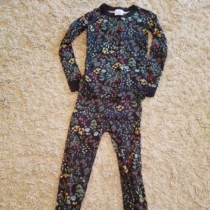 Girls jammies size 120